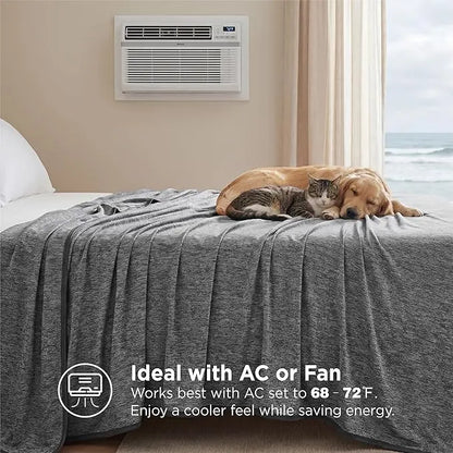 Cooling blanket, lightweight and breathable, made of bamboo fiber, a comfortable gift.